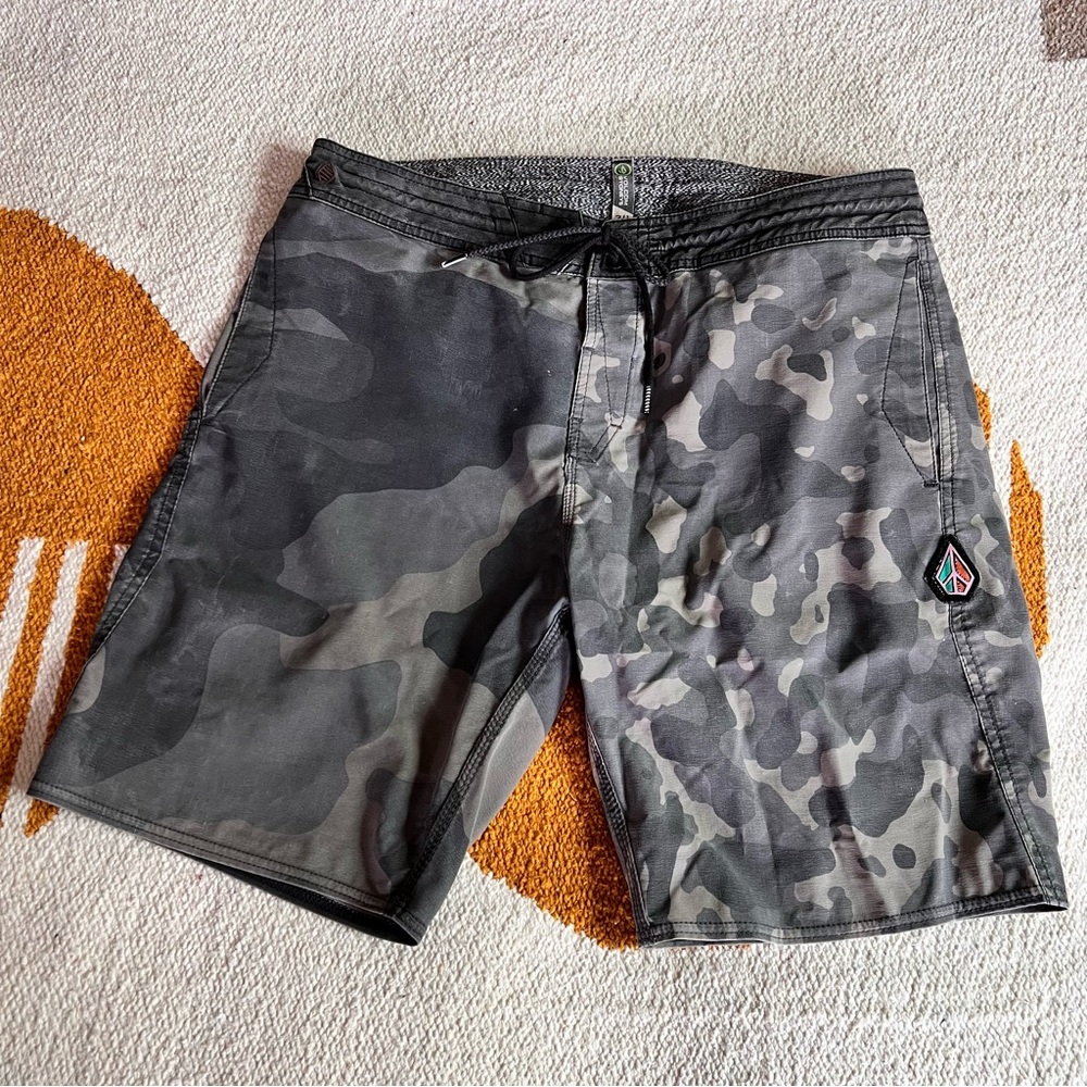 Size 34 Volcom Stoneys